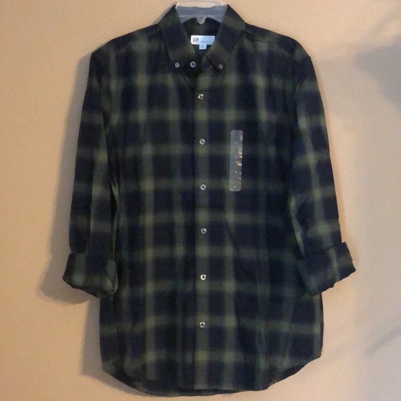 GAP Other - New Gap button down shirt size Medium